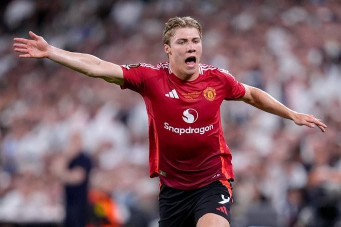 mk体育官网-罗体：霍伊伦对加盟那不勒斯持开放态度，多夫比克也表示同意