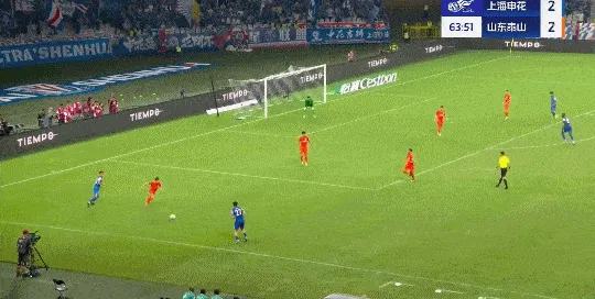 陈晋一左路传中，徐皓阳头球攻门顶进，申花3-2